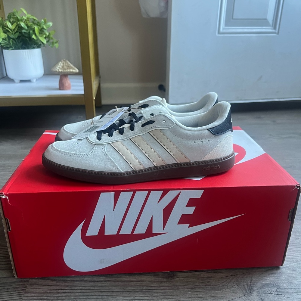 Adidas Women’s Breaknet Sleek Off White Crystal Linen IH1378